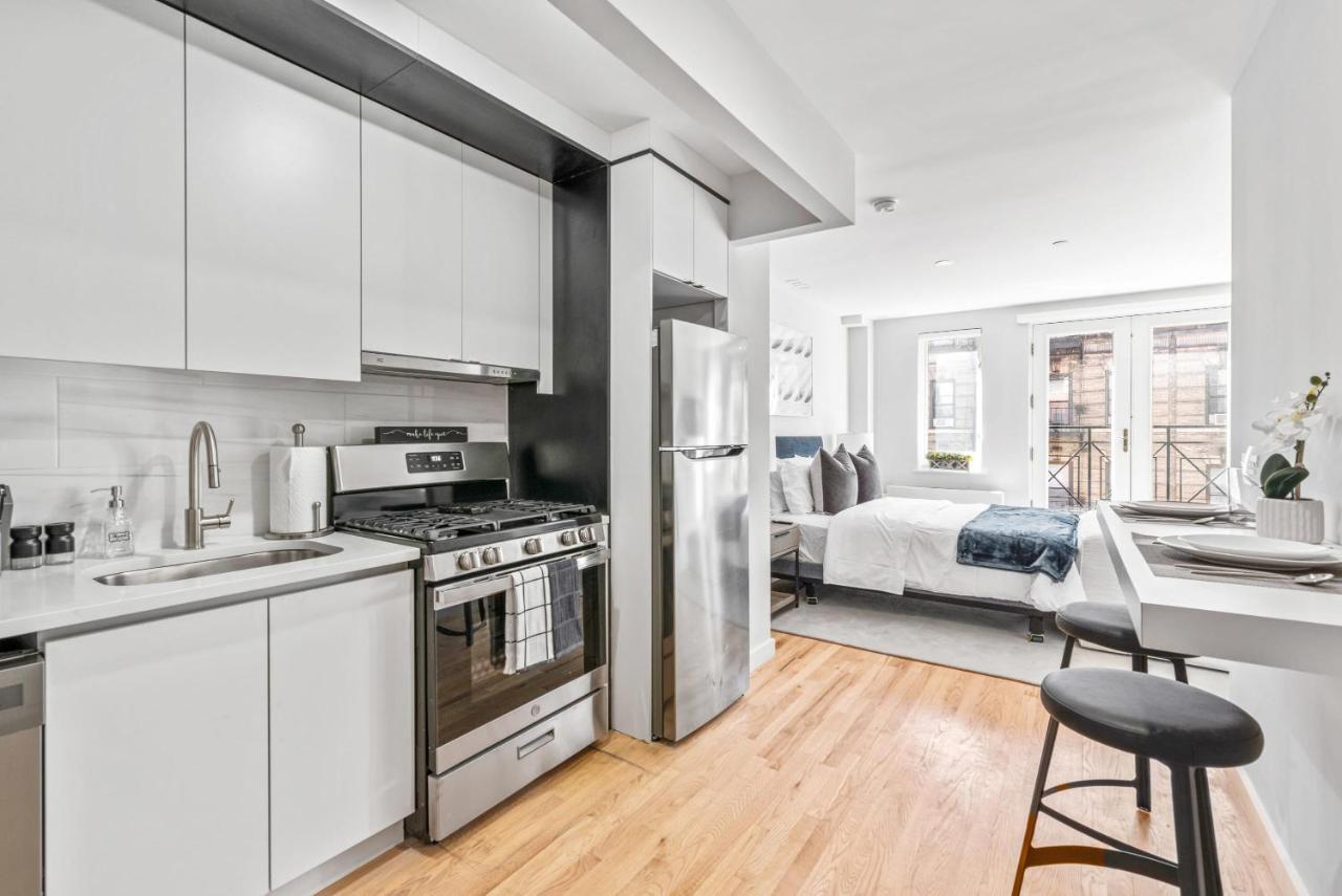 Luxe Studio In Upper East Side With Charming Juliet Balcony Casa vacanze