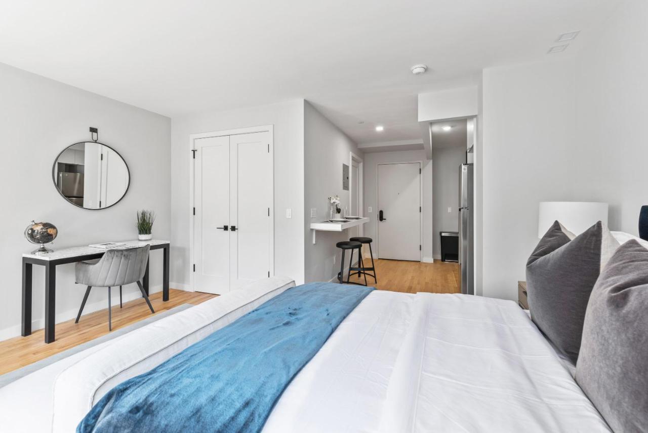 Luxe Studio In Upper East Side With Charming Juliet Balcony Casa vacanze New York