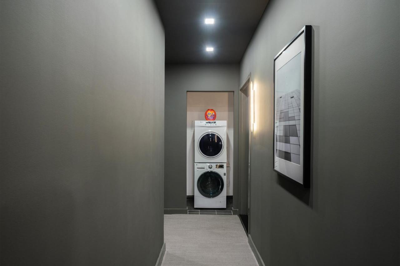 Casa vacanze Luxe Studio In Upper East Side With Charming Juliet Balcony